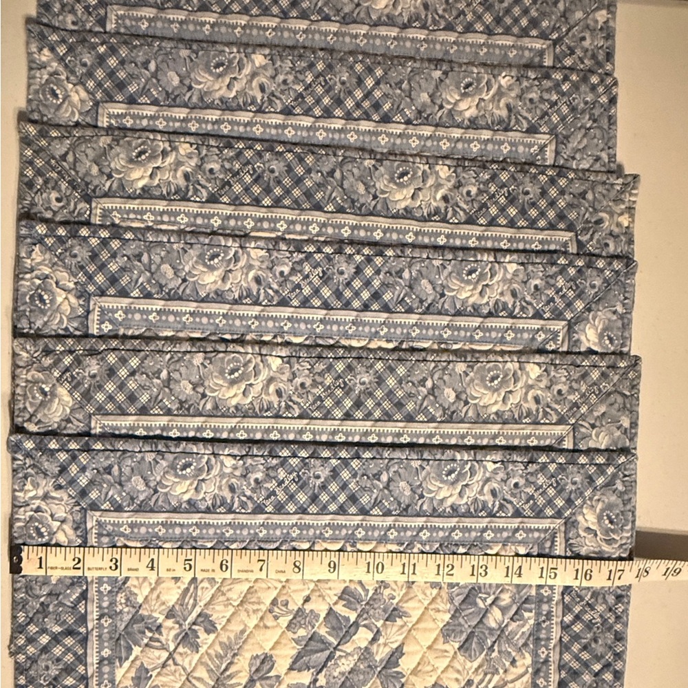Vintage Vera Bradley Placemats in BLUE TOILE NEW/EUC RARE HTF. SIX!! - Picture 4 of 6